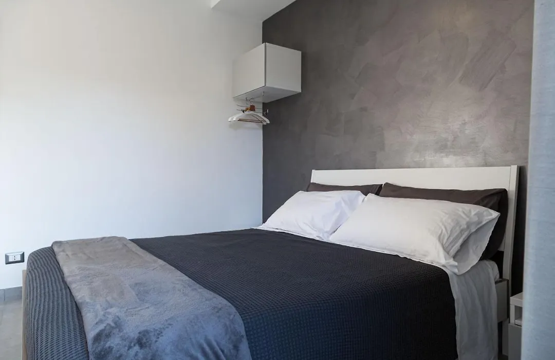 B&B Amica geniale-1